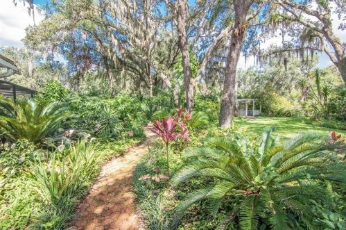 503 Duque Rd, Lutz FL  33549-7602 exterior