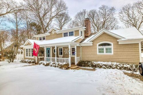 28 Woodhull Pl, Northport, NY 11768-2829