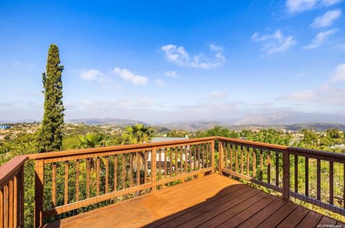602 Starbright Ln, Alpine, CA 91901-1419