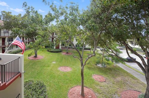151 135th Ter, Hollywood, FL 33027-1612
