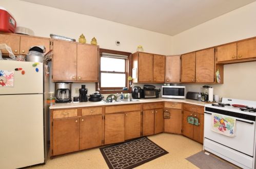 1032 19th St, Milwaukee, WI 53204-2044