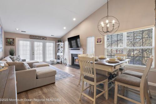 98 Pagoda Ln, East Freehold, NJ 07728-4163
