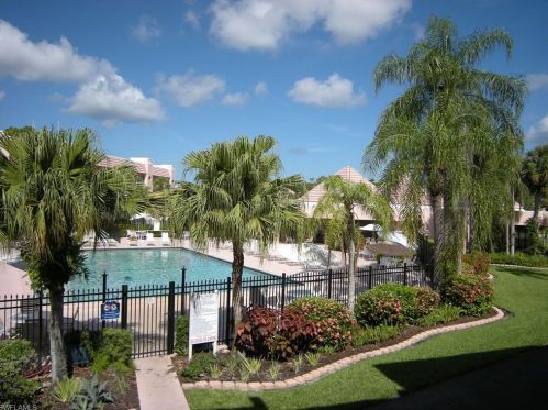 200 Forest Lakes Blvd, Naples FL  34105-2351 exterior