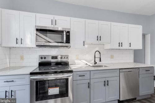 253 53rd St, Philadelphia, PA 19139-1404