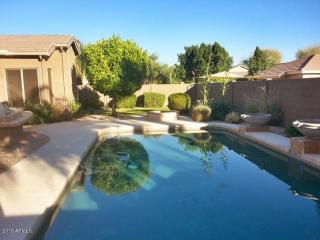 7247 Melinda Ln, Glendale, AZ 85308-9538