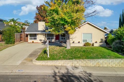 5820 Merlindale Dr, Citrus Heights CA  95610-6728 exterior