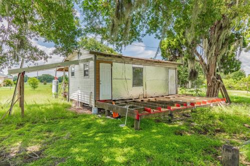 15621 Carlton Lake Rd, Wimauma FL  33598-5401 exterior