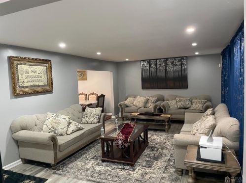 56 Dutch Rd, East Brunswick, NJ 08816-2650