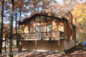 125 White Tail Cir, Hawley, PA 18428-4010