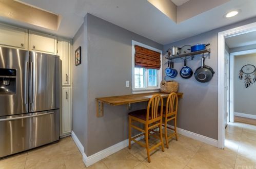 2845 Iroquois Ave, Long Beach CA  90815-1509 exterior
