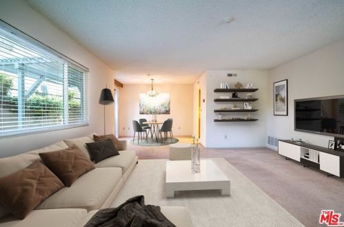 2109 Voorhees Ave, Redondo Beach, CA 90278-2458
