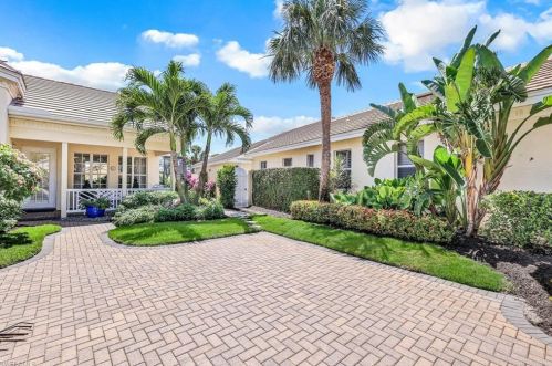 3687 Olde Cottage Ln, Bonita Springs, FL 34134-1999