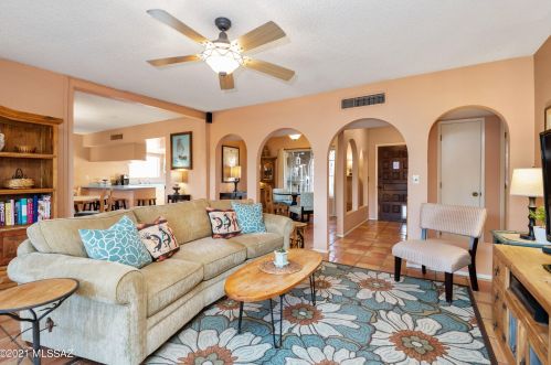 7552 Knollwood Cir, Tucson AZ 85750-2325 exterior