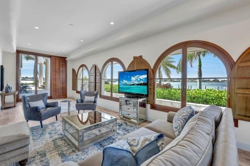 550 Alameda Ct, Marco Island FL  34145-5830 exterior