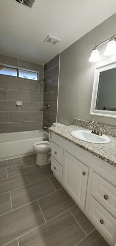 2417 Orchard Park Way, Modesto CA  95355-9254 exterior