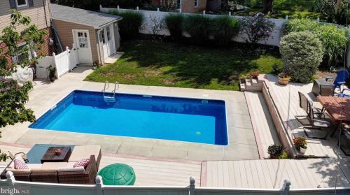 570 Old Orchard Ln, Camp Hill PA  17011-1828 exterior