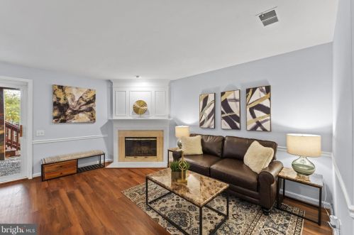 16869 Miranda Ln, Woodbridge VA  22191-5142 exterior