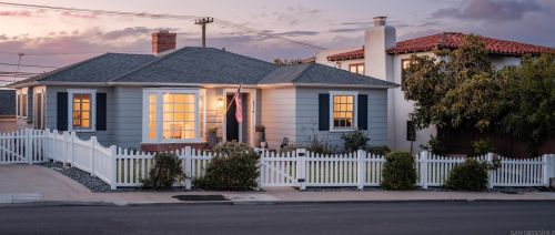 2716 Poinsettia Dr, San Diego, CA 92106-1124