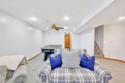 1565 Roscommon Dr, Pataskala OH  43062-7018 exterior