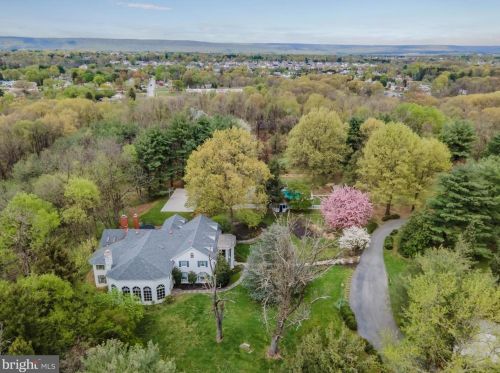 1485 Fairmont Dr, Harrisburg PA  17111 exterior