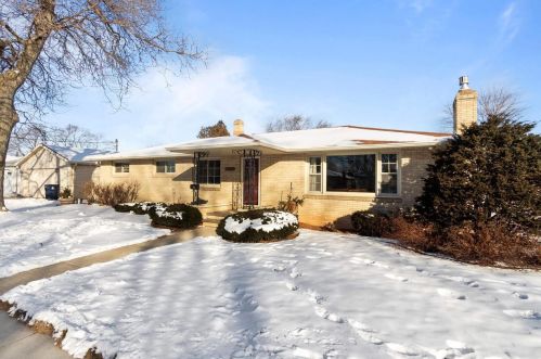 856 Harding St, Menasha, WI 54952-2449
