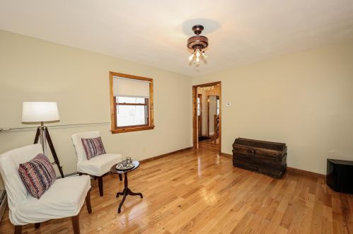 16 10th St, Kingston NH  03848-3717 exterior