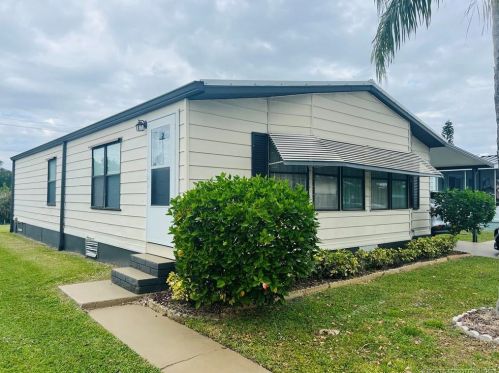 8501 Florence Dr, Fort Pierce, FL 34952-7953