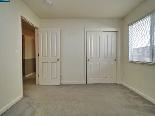 1062 Schadeck St, Manteca CA  95336-5956 exterior