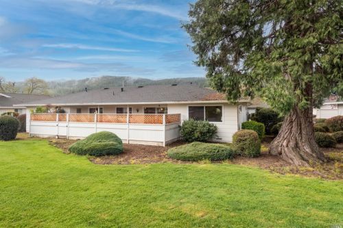 6559 Meadowridge Dr, Santa Rosa, CA 95409-5817