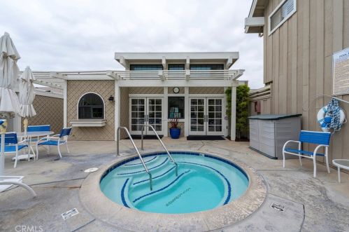 309 Regatta Way, Seal Beach CA  90740-5985 exterior