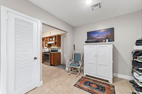 1641 28 Ave, Vero Beach FL 32960-3135 exterior