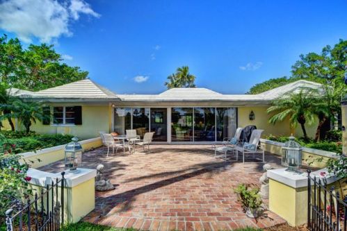 12 Country Rd, Boynton Beach, FL 33436-5612