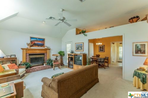 4212 Whisper Holw, Morgans Point, TX 76513-9519