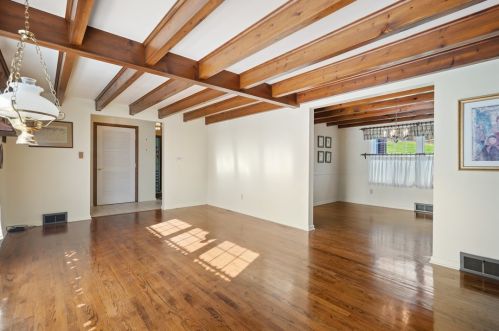 241 Willett Rd, Glenshaw, PA 15116-1340
