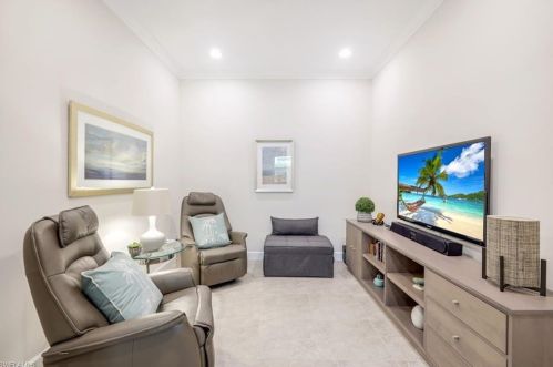 9433 Isla Bella Cir, Bonita Springs FL  34135-7276 exterior