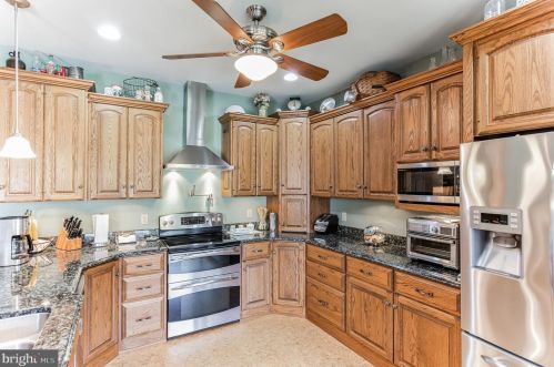 318 Commissioners Pike, Pilesgrove NJ 08098-2035 exterior