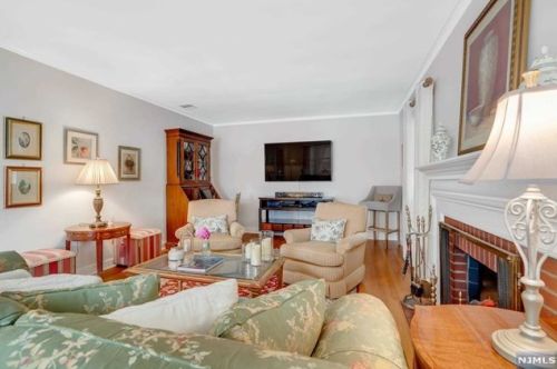 455 Columbia Blvd, Wood-Ridge NJ  07075-1601 exterior
