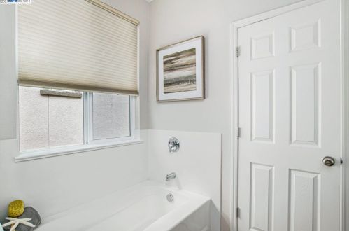 7056 Mariposa Ln, Pleasanton CA  94568-2569 exterior