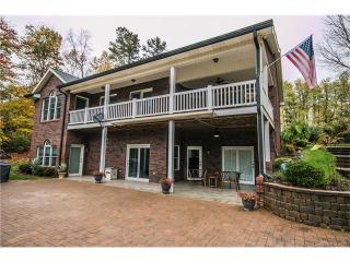 166 Honeydew Cir, Bells Cross Roads, NC 28166-8699