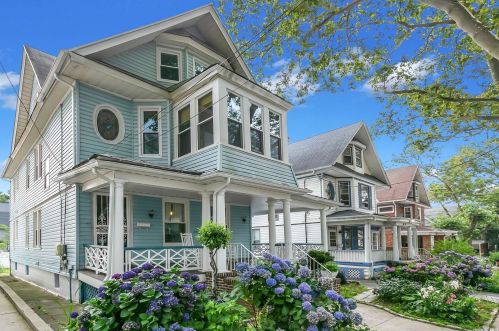 84-33 88th St, Jamaica, NY 11421-1305