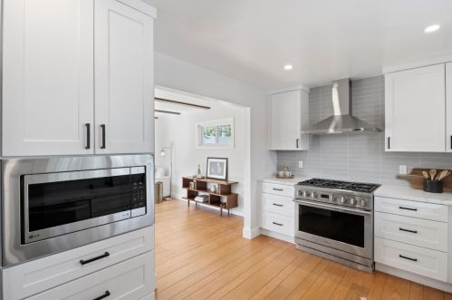 2020 Helena Way, Redwood City CA  94061-3311 exterior