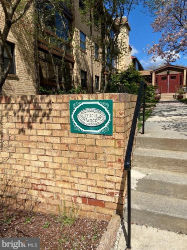2204 Heather Ct, Wilmington, DE 19809-3645