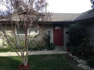 214 Marywood Ave, Claremont CA  91711-4832 exterior