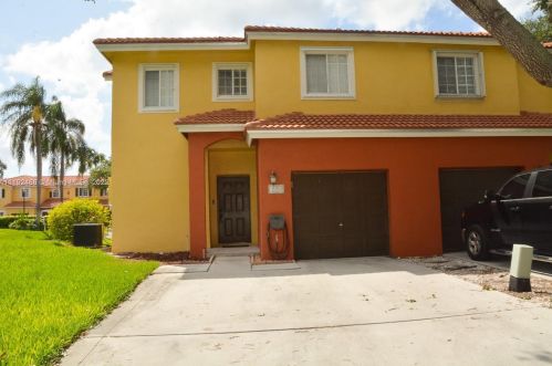 1990 103rd Ter, Hollywood FL  33025-1797 exterior