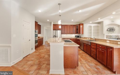 43530 Butler Pl, Leesburg VA 20176-7428 exterior