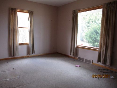 3673 Badger Rd, Kewaskum, WI 53040-9477