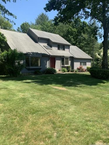 18 Habitat Ln, Bloomfield, CT 06002-1152
