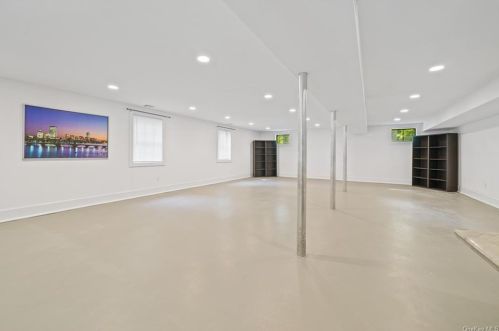 37 Fox Hill Rd, Tuxedo Park NY  10987-4227 exterior