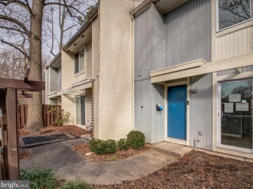 2238 Southgate Sq, Herndon VA  20191-1229 exterior