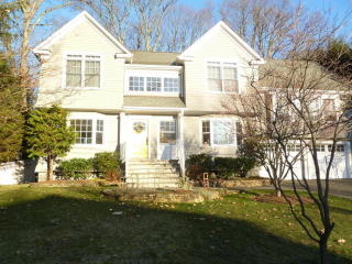 26 Deepwood Ln, Norwalk, CT 06854-3925